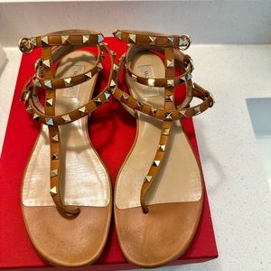 Super sexy Valentino Garavani
Rockstud caged sandals. Worn 2x . Size 41